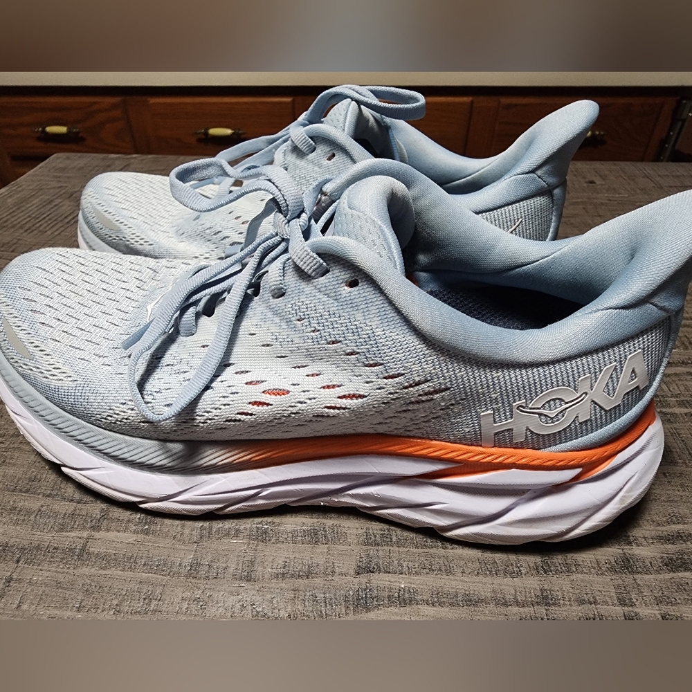 Women's Hoka Clifton 8 Size 6
